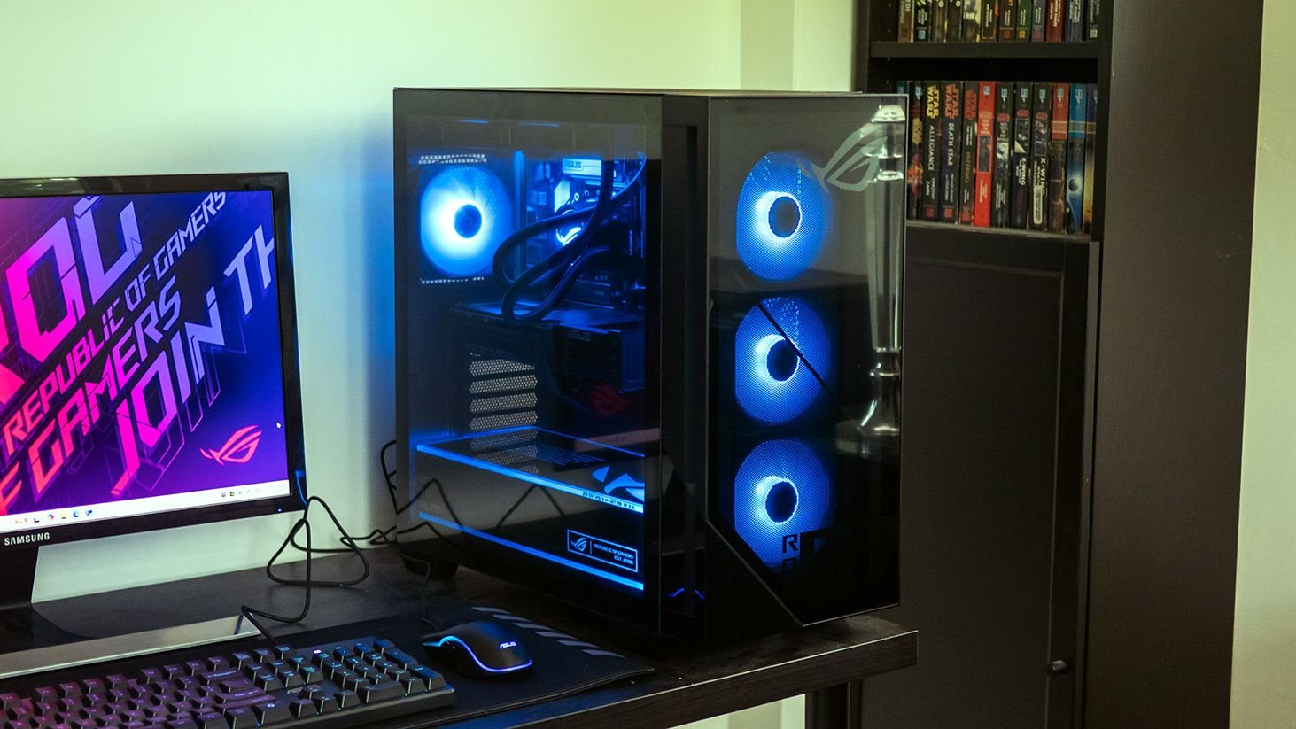 Asus ROG G700 review product photo placeholder